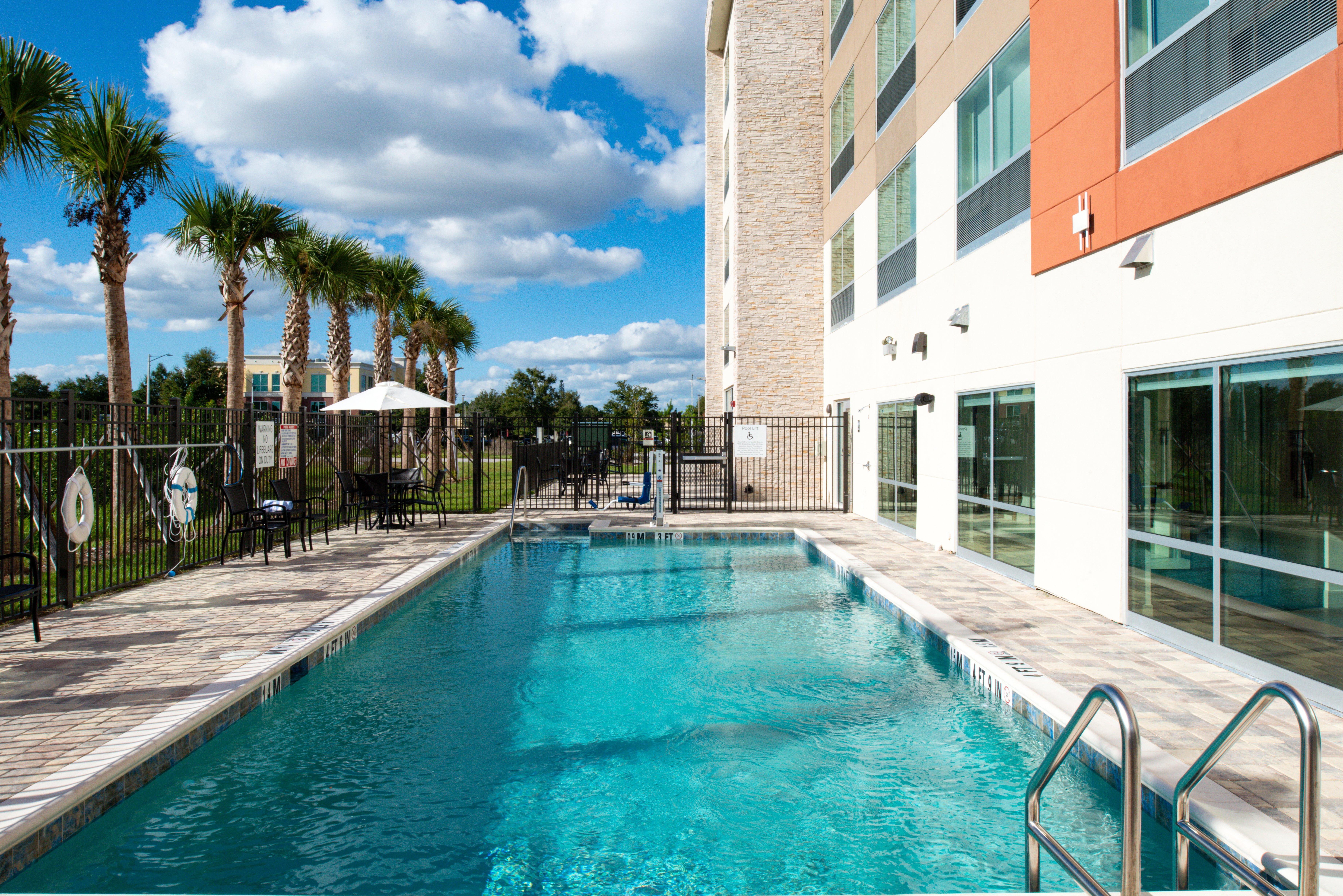 Holiday Inn Express Orlando - South Park, An Ihg Hotel Exterior photo